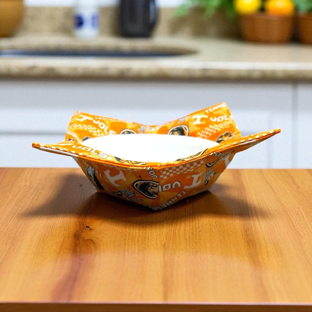 Hand Crafted Tennessee Vols Bowl Cozy Bowl Holder Microwavable Reversible Orange - Picture 11 of 12